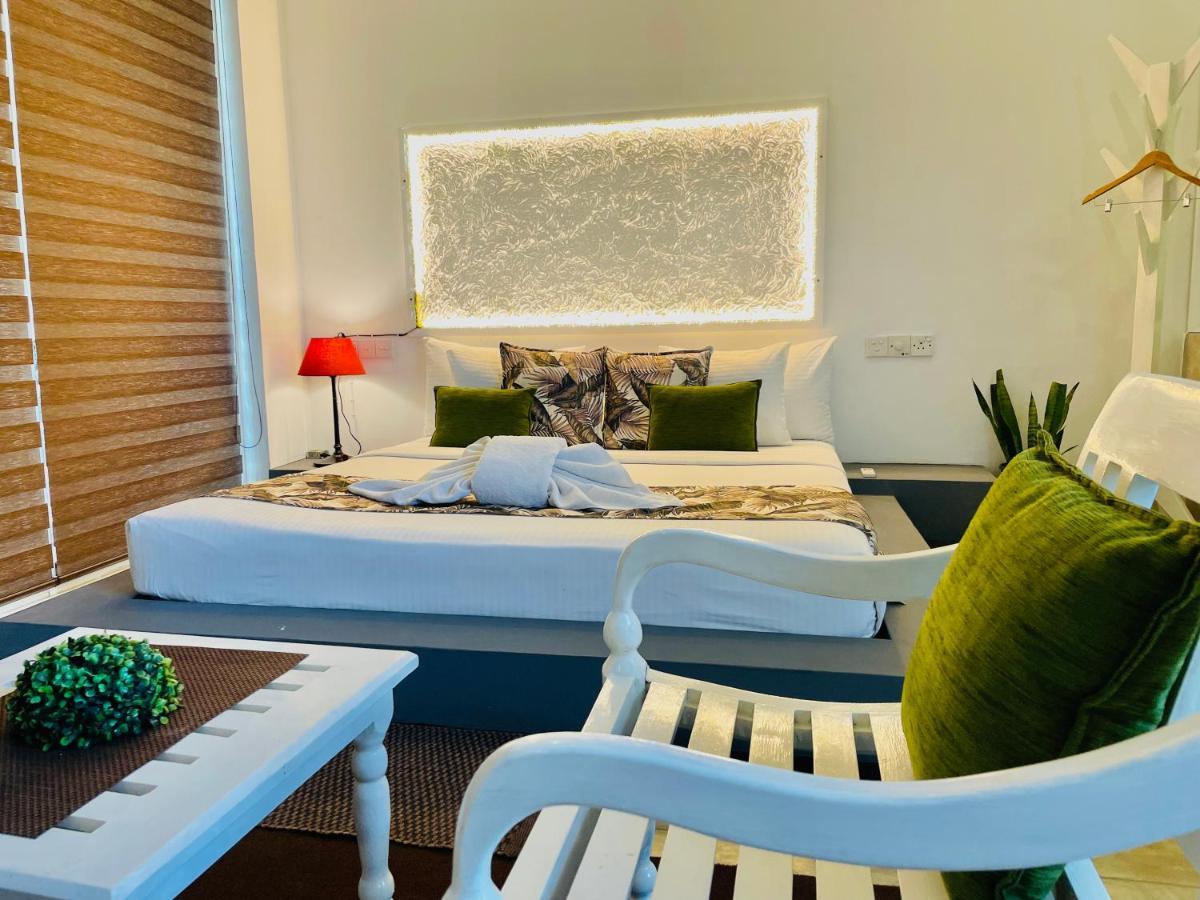 8 Plus Luxury Apartments Negombo Exterior foto